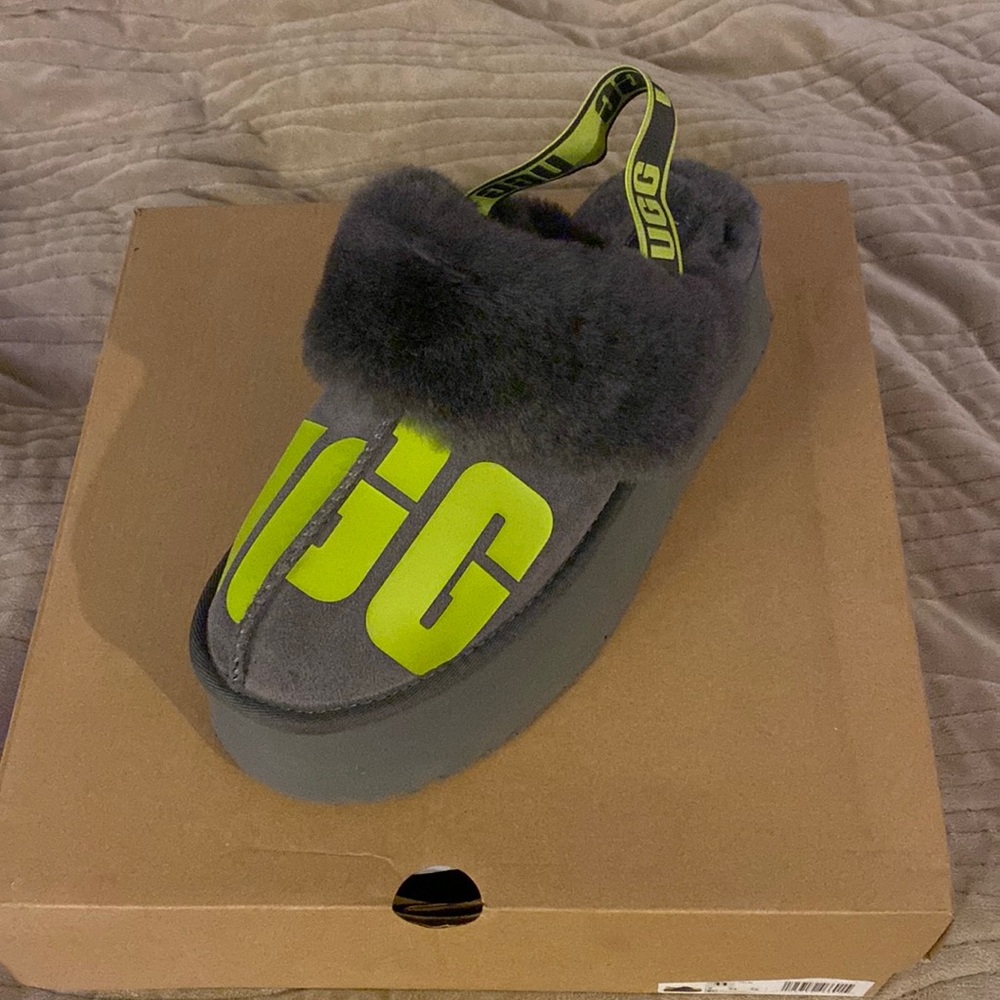 Like new uggs